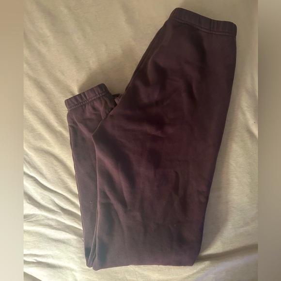 Aritzia sweatpants (tna) - Picture 1 of 3